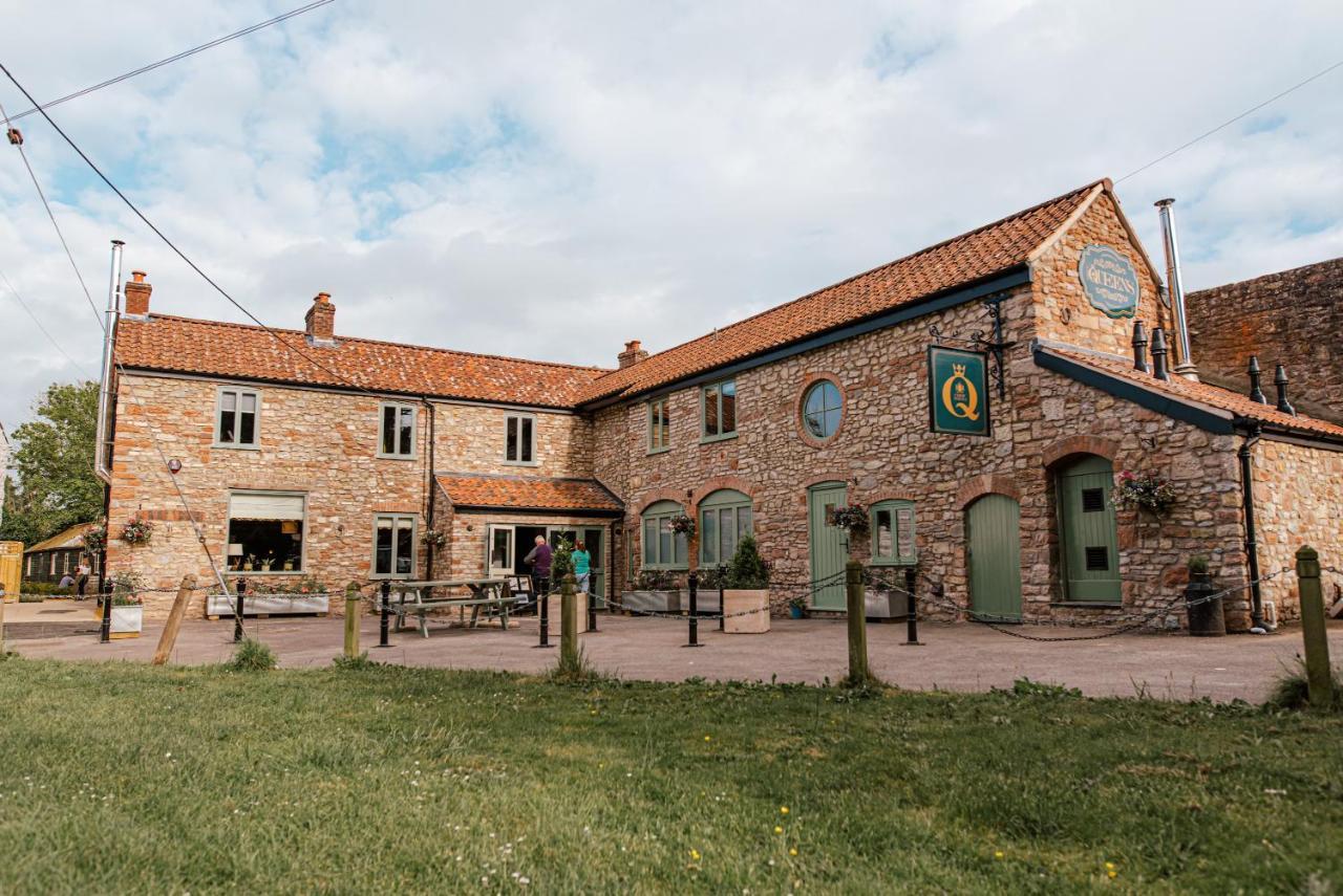 The Queens Chew Magna Bagian luar foto